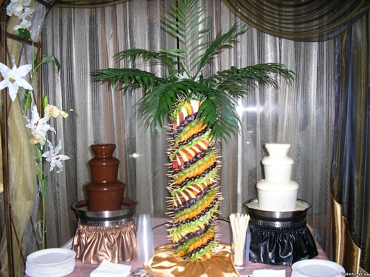 Фруктовая Пальма и шоколадный фонтан