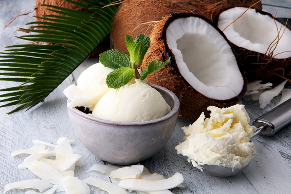 Мороженое пломбир с кокосом