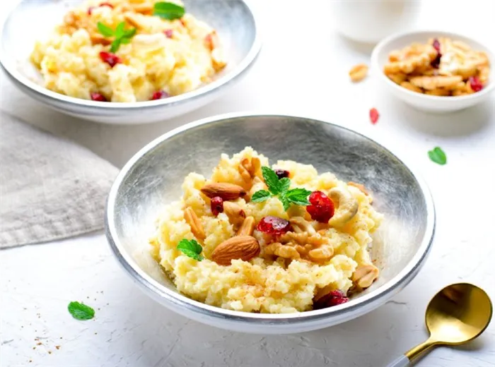 Пшенная каша с орехами и сухофруктами
