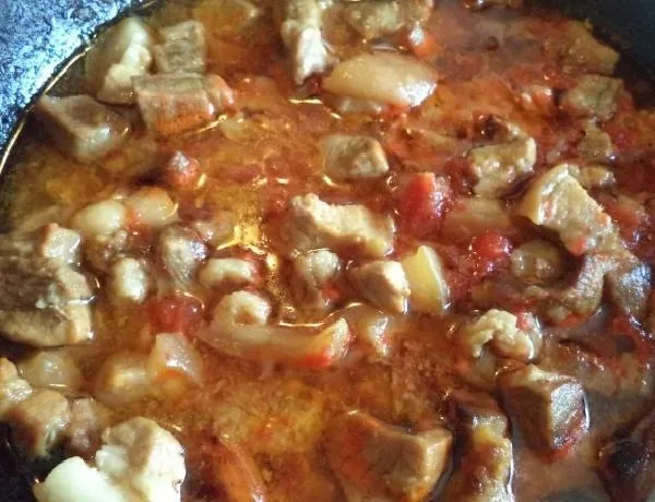 Мясо с томатом