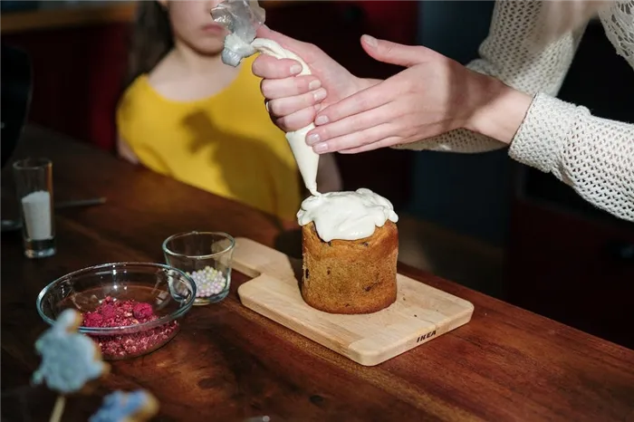 Глазурь для куличей может готовиться с яичными белками и без. Фотоиллюстрация: pexels.com