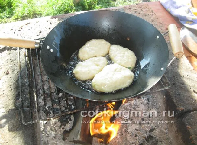 пирожки с яйцом и луком