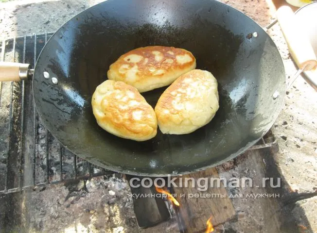 пирожки с яйцом и луком