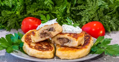 Зразы картофельные с фаршем и грибами шампиньонами