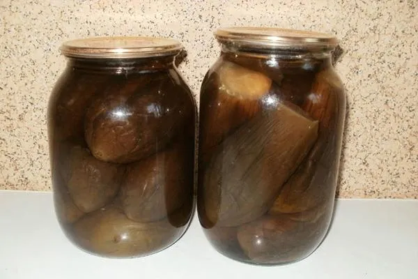 целые маринованные баклажаны